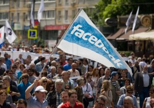 Выгодно «и инвестировать в иностранные акции в России — комментарий партнера адвокатского бюро ЕМПП Валентина Петрова для газеты «Ведомости»